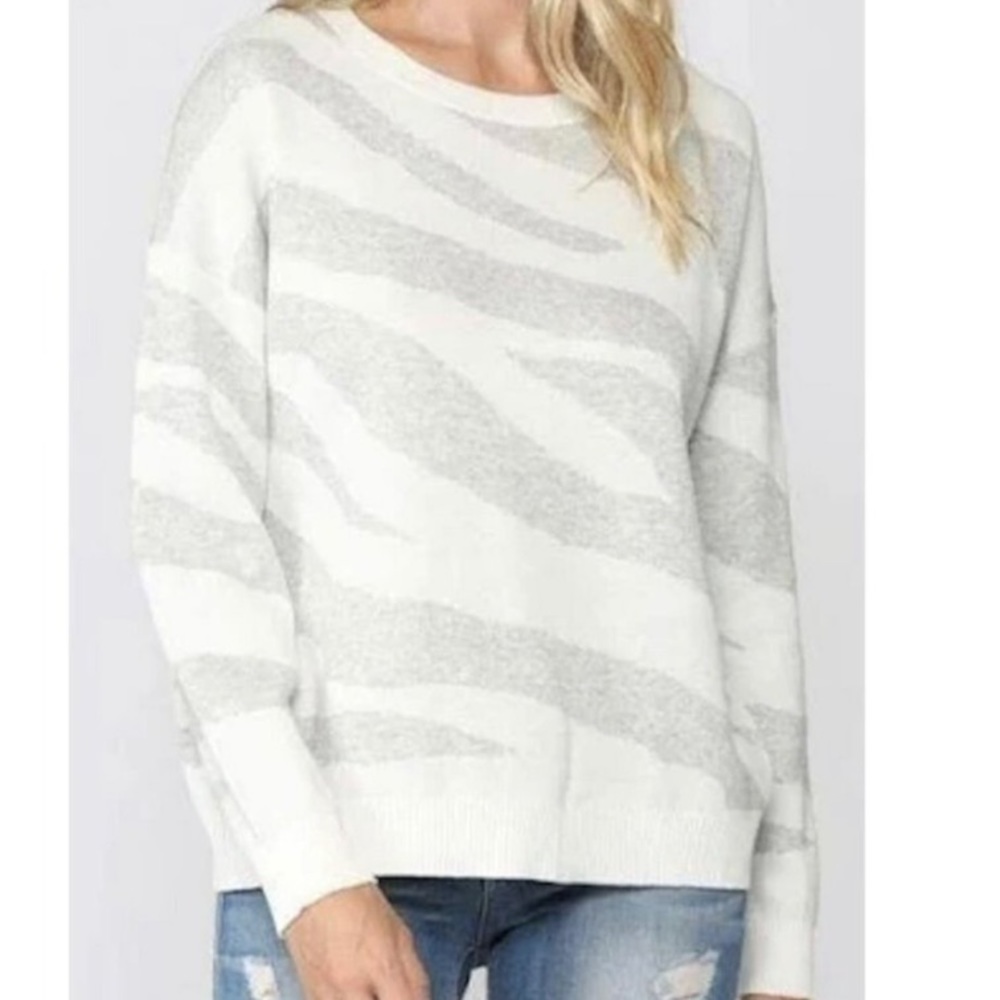 Fate sweater crewneck zebra print light gray off white 1X NWT